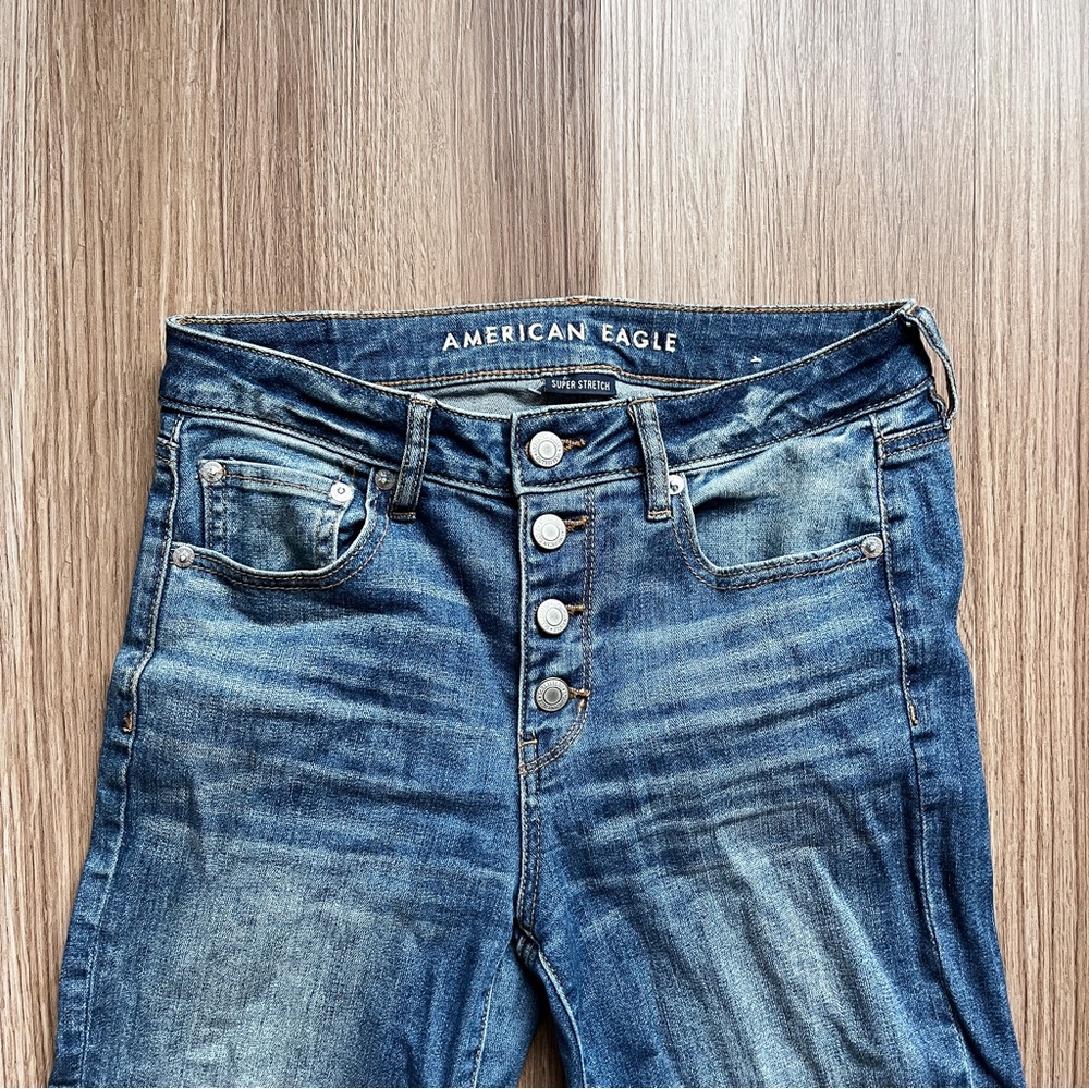 American Eagle Hi-Rise Crop Flare in 4 Short
